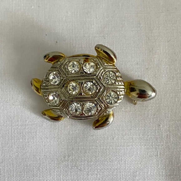 Gold Tone Metal & Rhinestones Bezel Set Tortoise Brooch - Picture 3 of 6